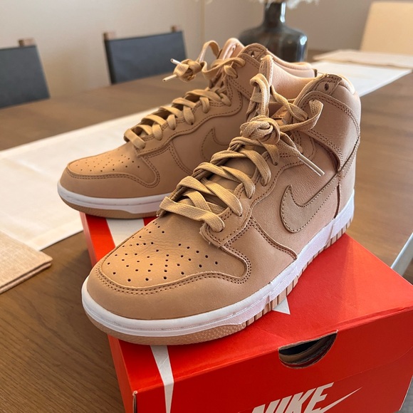 Nike Men’s High-Top Sneakers in Light Tan Vanchetta Tan - Picture 11 of 16
